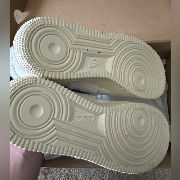 NIB - Nike Air Force 1 Low '07 Sherpa Fleece (Women's) - Picture 7 of 8